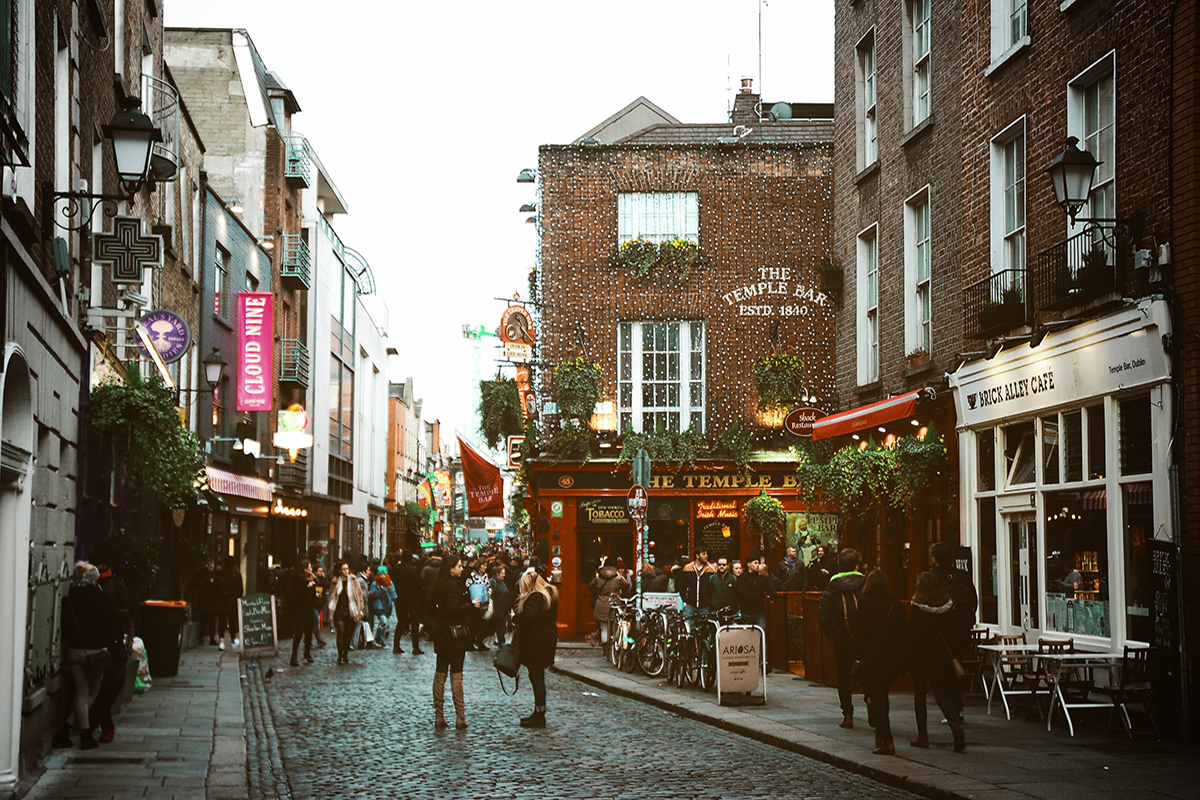 Il quartiere culturale e del divertimento di Dublino è Temple Bar